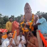 योगी सरकार का बड़ा कदम, लखनऊ में गोमती तट पर स्थापित हुई महर्षि वाल्मीकि की प्रतिमा